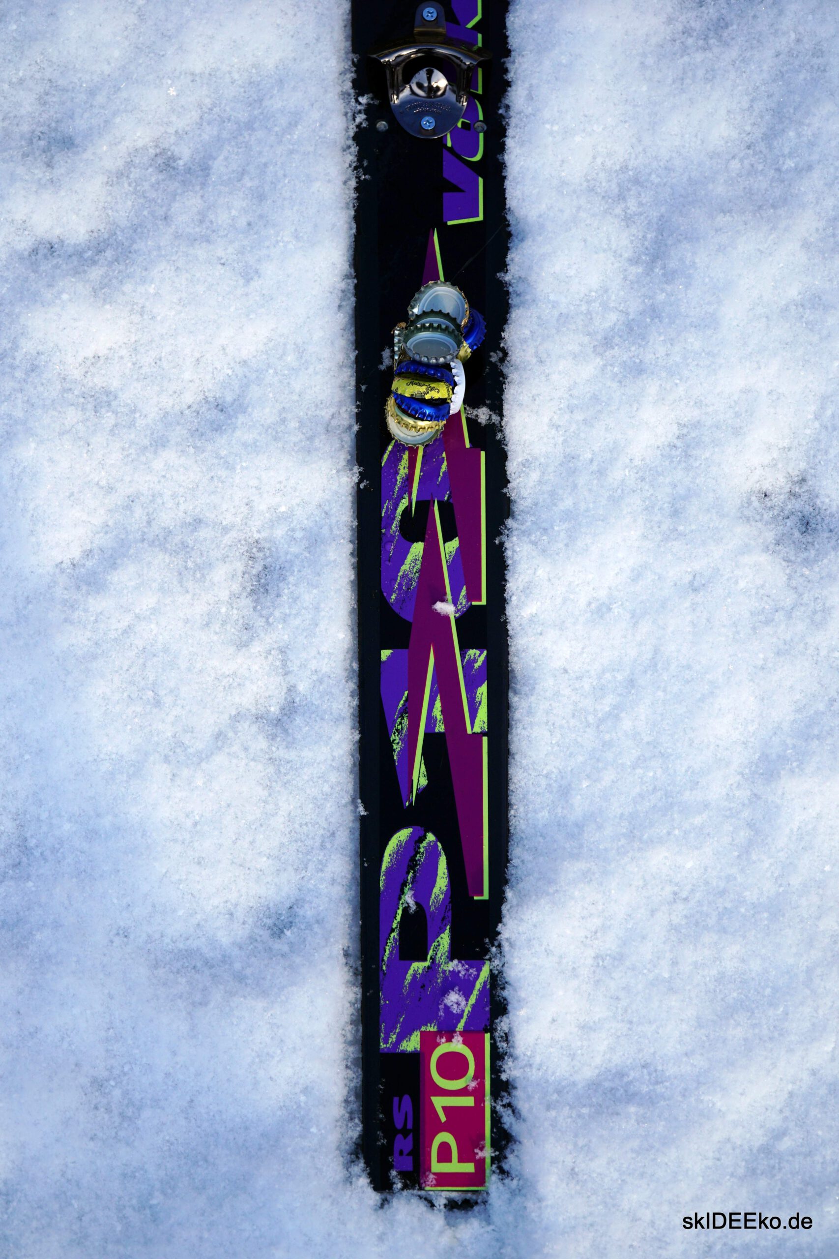Flaschenöffner-Ski "Schwarze Piste" – Bild 4