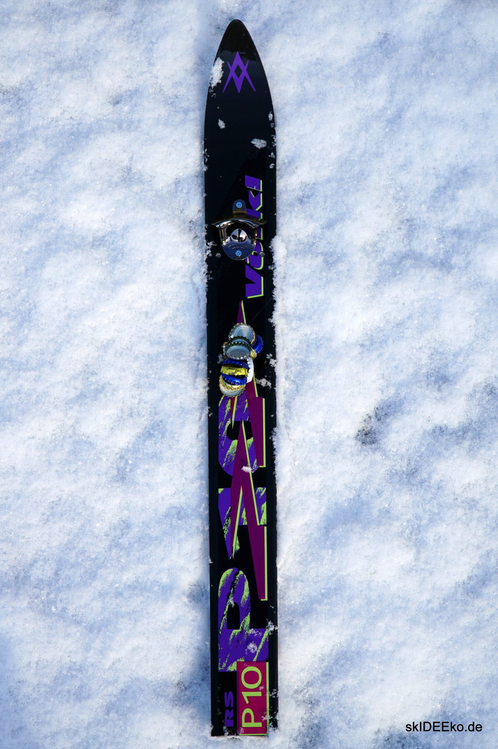 Flaschenöffner-Ski "Schwarze Piste"