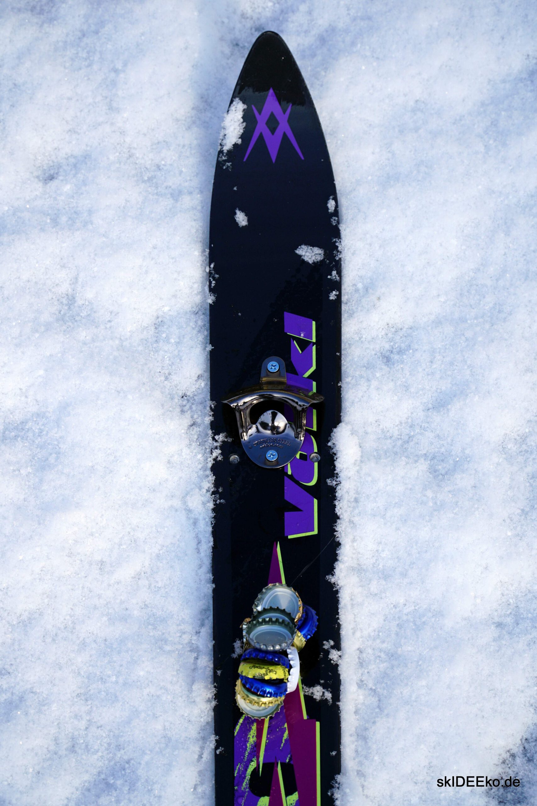 Flaschenöffner-Ski "Schwarze Piste" – Bild 3