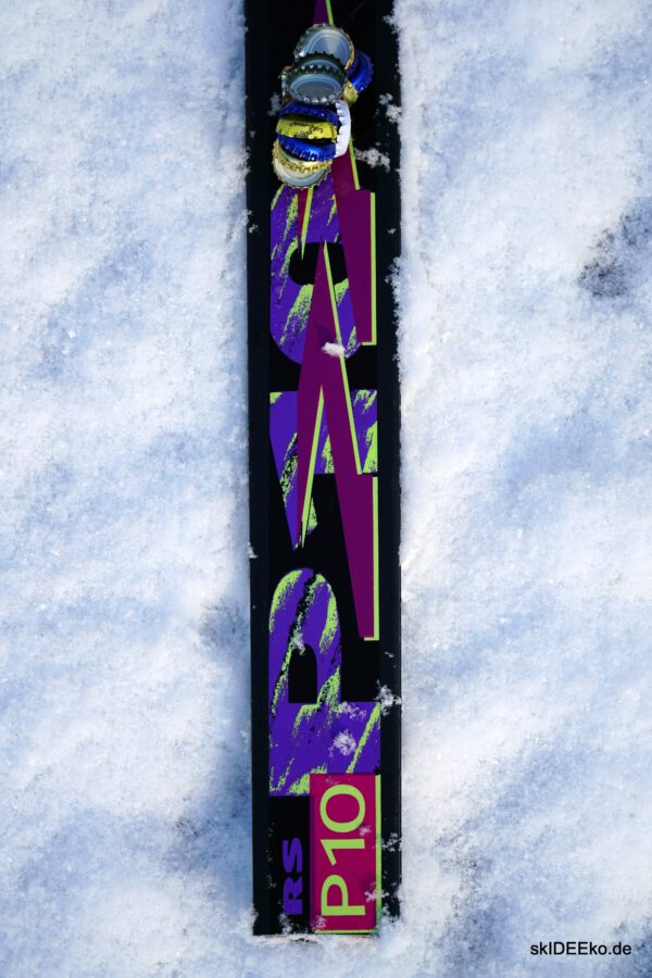 Flaschenöffner-Ski "Schwarze Piste" – Bild 2