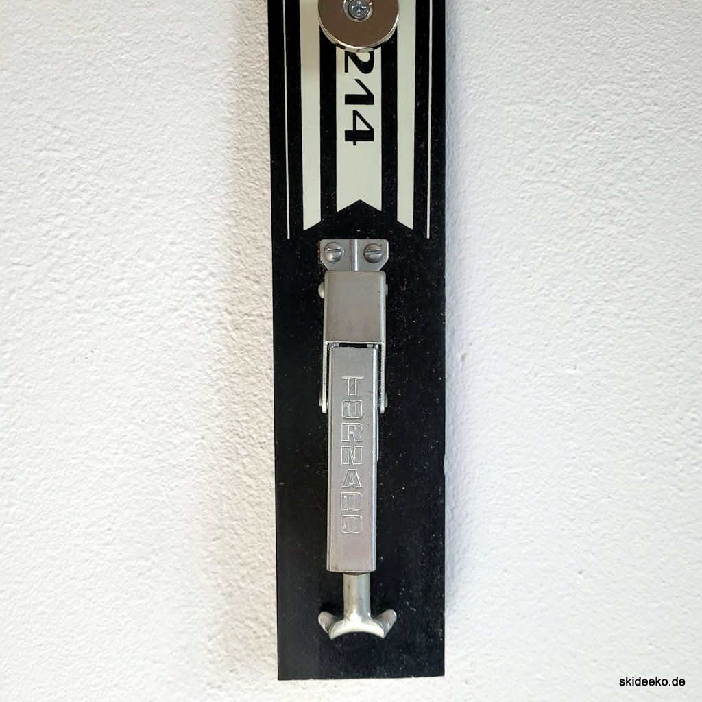 Flaschenöffner-Ski "Schwarze Piste" – Bild 5