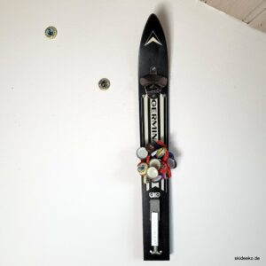 Flaschenöffner-Ski „Schwarze Piste“