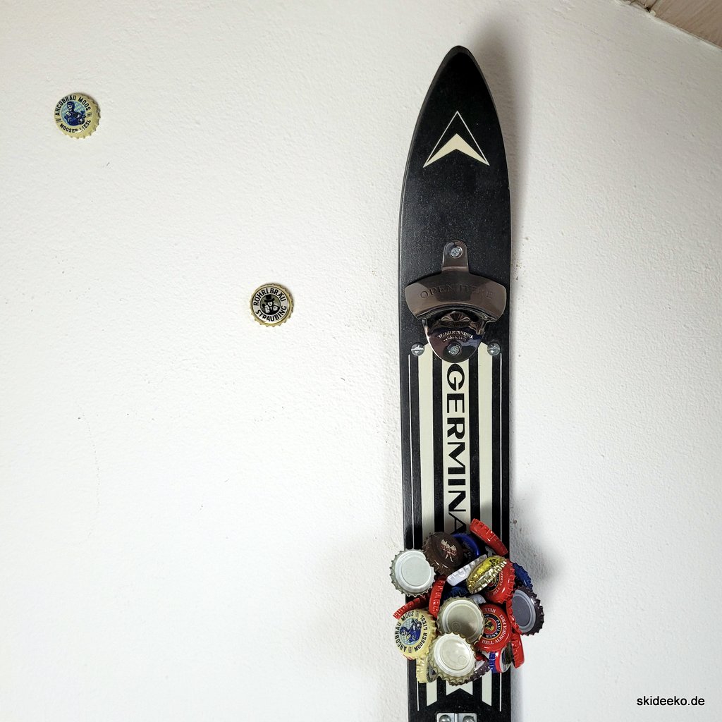 Flaschenöffner-Ski "Schwarze Piste" – Bild 2